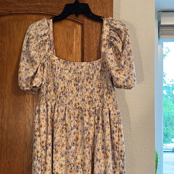 Puffy Short Sleeve Floral Mini Dress - Picture 4 of 4